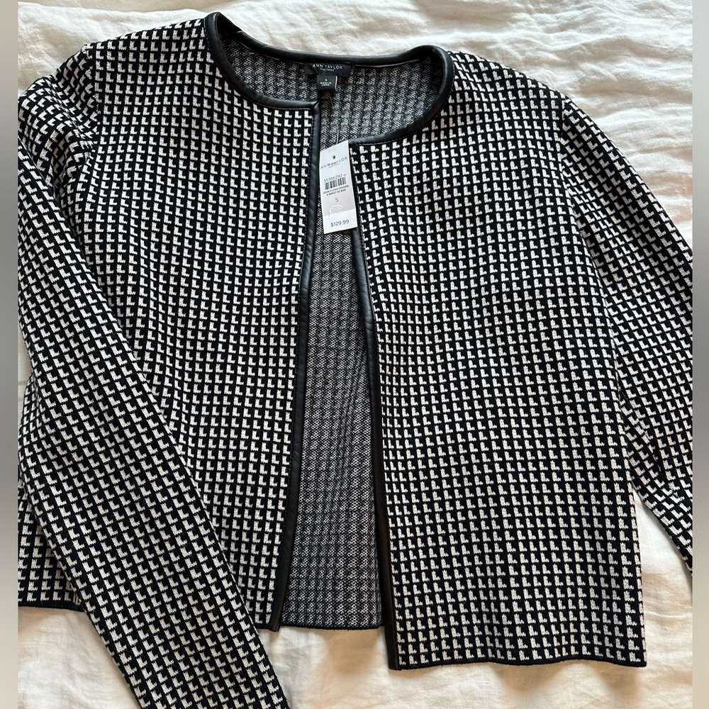 Ann Taylor Lady Jacket/sweater